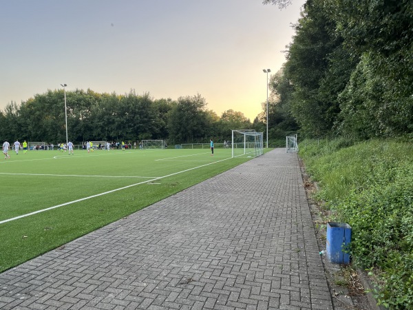 Sportanlage Mündelheimer Straße Platz 3 - Duisburg-Hüttenheim