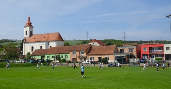 Fotbalový Stadion 1.FK Družstevník Nikolčice - Nikolčice