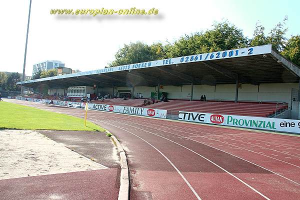 Südstadion im Jean-Löring-Sportpark - Köln-Zollstock