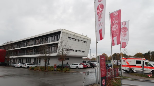 Max-Morlock-Platz Valznerweiher - Nürnberg-Zerzabelshof