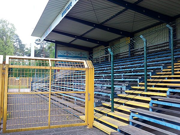 Hermann-Löns-Stadion - Paderborn-Schloß Neuhaus