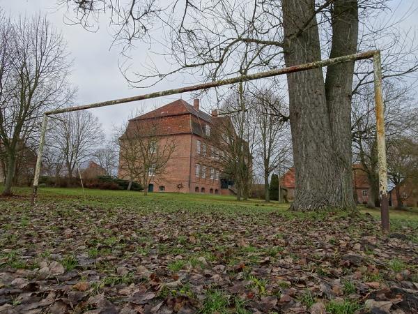 Sportplatz am Schloß - Upahl-Plüschow