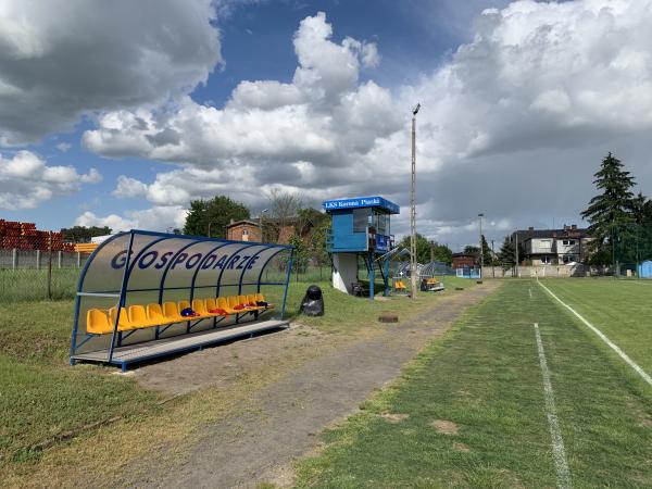 Stadion w  Piaski - Piaski
