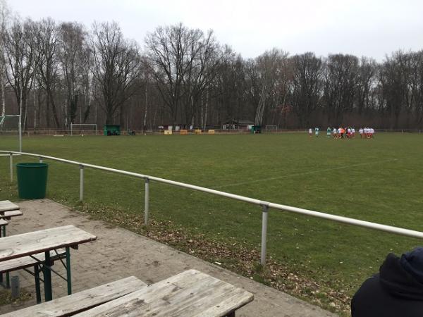 Sportplatz Hirtenfließ - Berlin-Eichwalde