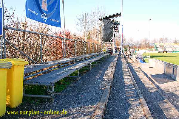 Sehr alter Zustand (nur eine Tribüne)