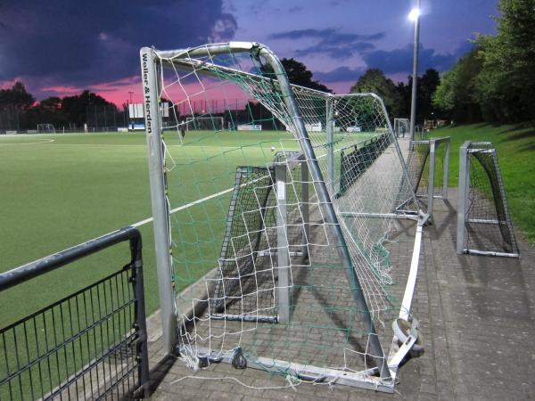 Sportanlage Neusser Weg - Düsseldorf-Lohausen