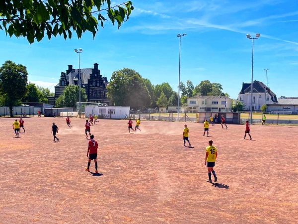 Vulkanstadion Nebenplatz - Kruft