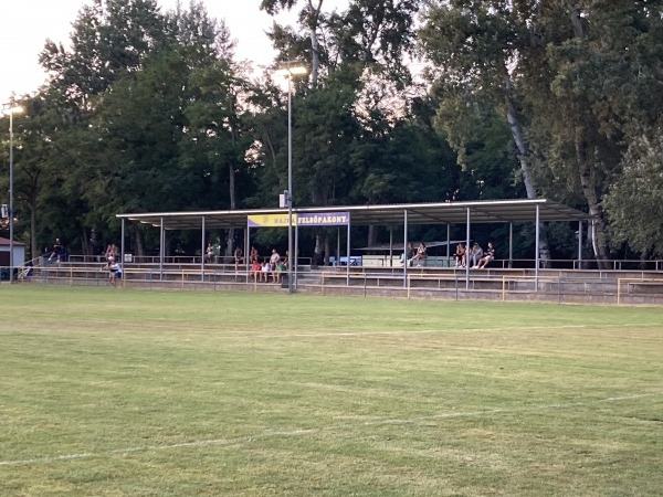 Felsőpakonyi Sportpálya - Felsőpakony