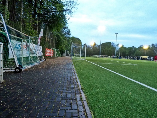 Bezirkssportanlage Am Eisenbrand Platz 4 - Meerbusch-Büderich