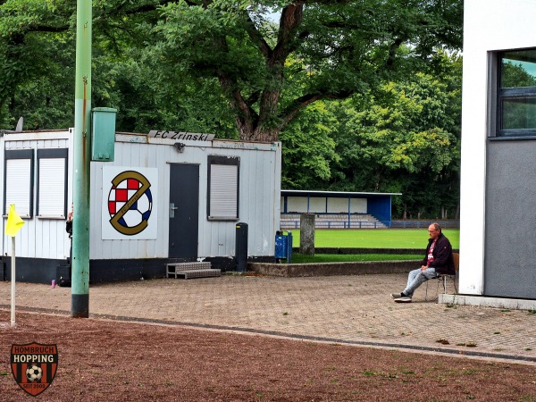 Sportanlage Gesamtschule Ückendorf Platz 2 - Gelsenkirchen-Ückendorf