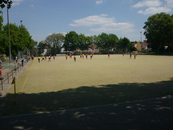 Stadion an der Bleichstraße Nebenplatz - Mainz-Weisenau