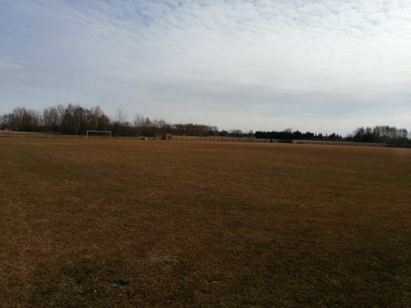 Powiatowy Ośrodek Sportu w Miętnem obok B - Miętne