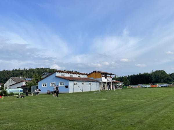 Sportanlage am Hirschhof - Holzheim/Forst 