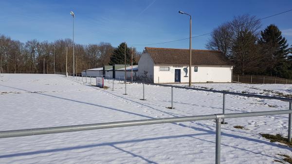 Sportplatz am Freibad - Ilmtal-Weinstraße-Oßmannstedt