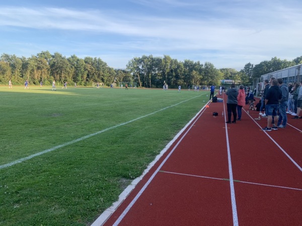Sportplatz Hermann-Tast-Schule - Husum