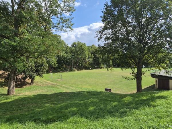 Sportplatz an der B175 - Langenbernsdorf