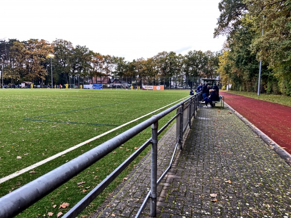 Sportplatz Schatenweg - Paderborn-Schloß Neuhaus