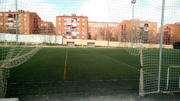 Campo de Fútbol La Perla - Madrid, MD