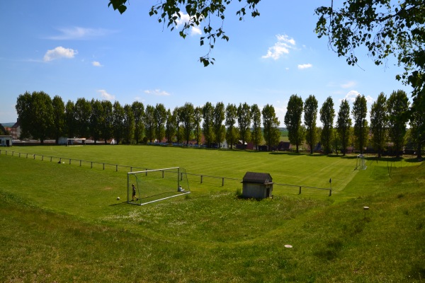 Sportplatz Hinter der Schule - St. Gangloff