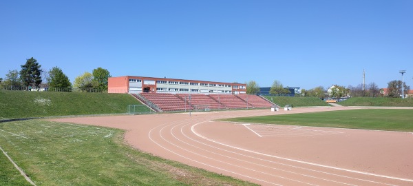 Stadion im Bildungszentrum  - Halle/Saale-Neustadt