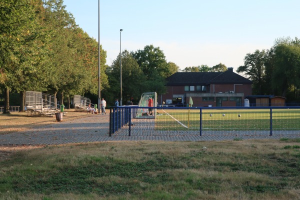 Bezirkssportanlage am Stadtwald Platz 2 - Neuss