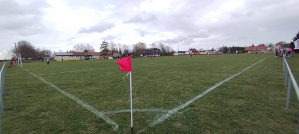 Sportplatz am Dorfgemeinschaftshaus - Könnern-Hohenedlau