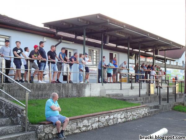 Sportplatz Schrattenberg - Schrattenberg