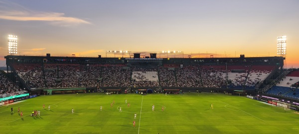 Estadio ueno Defensores del Chaco - Asunción