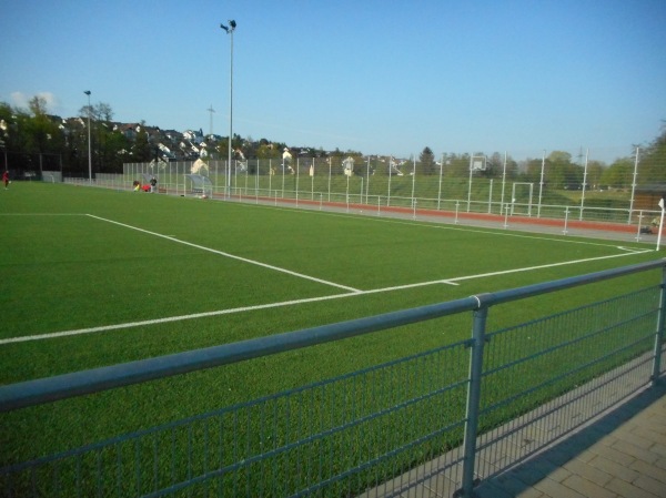 Stadion an den Schienen Nebenplatz - Remchingen-Singen