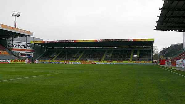 Bruchwegstadion auf dem WOLFGANG FRANK CAMPUS - Mainz