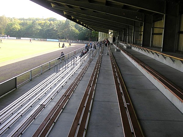 Stadion Bezirkssportanlage Karl-Hohmann-Straße - Düsseldorf-Benrath