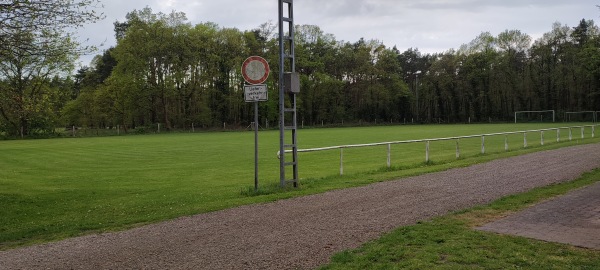 Sportanlage Burgdorfer Weg B-Platz - Uetze-Katensen