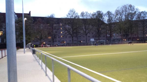 Karl-Möller-Sportplatz 2 - Hamburg-Altona