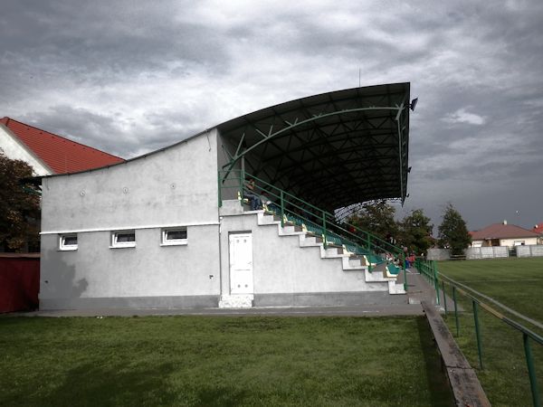 Štadión TJ Družstevník Vrakúň - Vrakúň