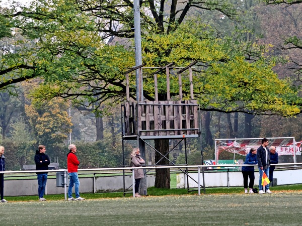 Waldkampfbahn Nebenplatz - Hövelhof