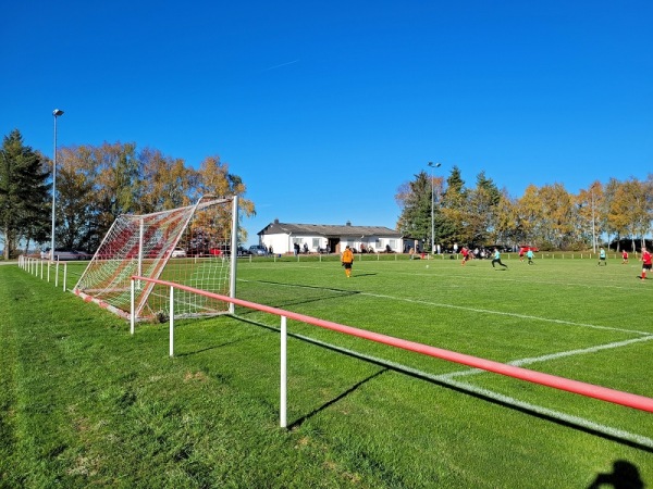 Sportplatz an der L162 - Holzbach