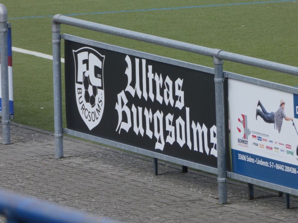 Erich-Mohr-Stadion Nebenplatz - Solms-Burgsolms