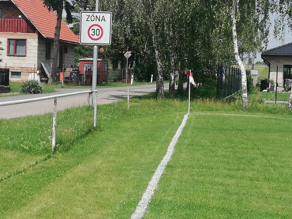 Hřiště Velké Chvalovice - Pečky-Velké Chvalovice