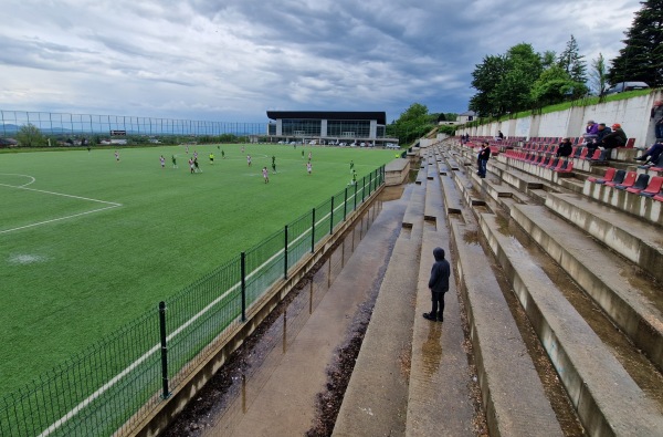 Stadiumi Deçan - Deçan