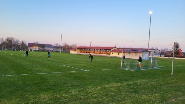 Falkenberg-Arena Nebenplatz - Donnersdorf