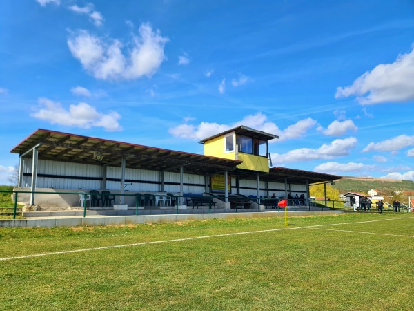 Glück-Auf-Kampfbahn Nebenplatz - Menteroda