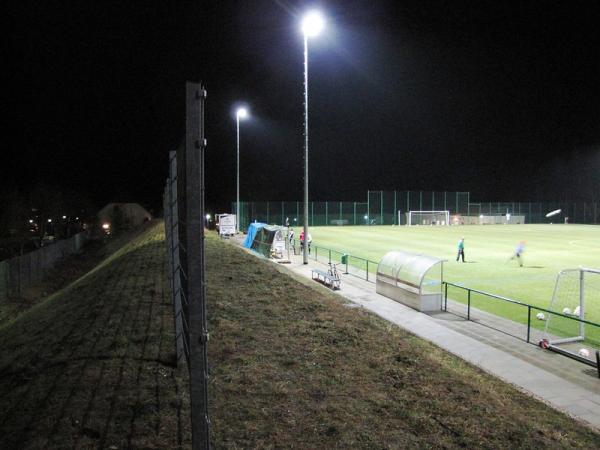 Sportplatz an der B80 2 - Seegebiet Mansfelder Land-Lüttchendorf