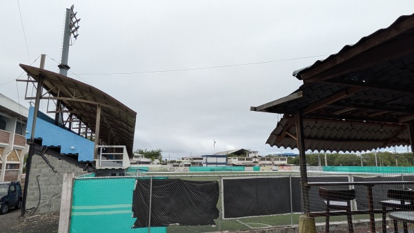 Estadio Sintético de Miraflores - Puerto Ayora, Santa Cruz, Galápagos