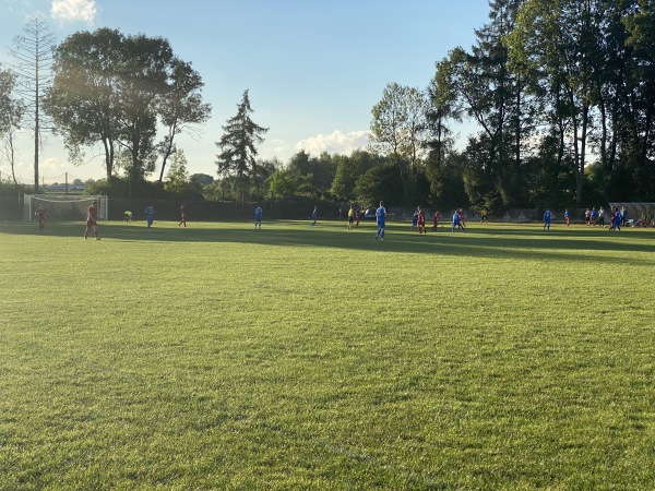Stadion w Niedźwiedź - Niedźwiedź