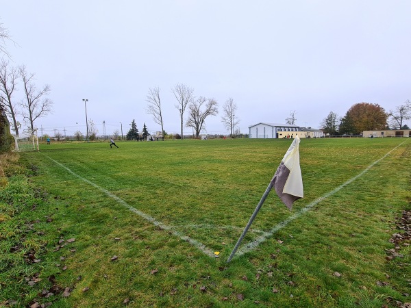 Kampfbahn Glück Auf Nebenplatz - Merseburg/Saale-Beuna