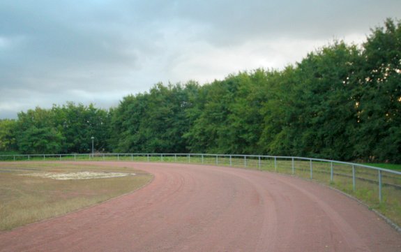 Bezirkssportanlage Heinrich-Becker-Straße - Frankfurt/Main-Nieder-Eschbach