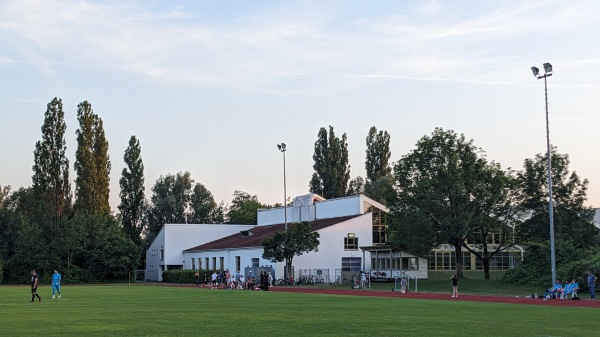 Schulsportplatz - Hallbergmoos