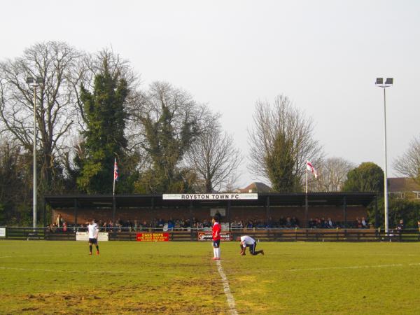 Garden Walk - Royston, Hertfordshire