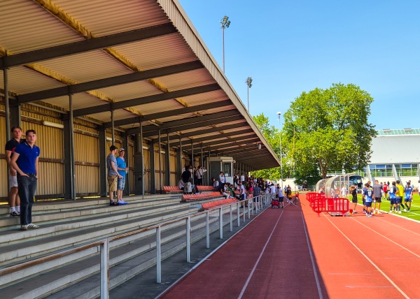 Kleine Kampfbahn im Arena-Sportpark - Düsseldorf-Stockum
