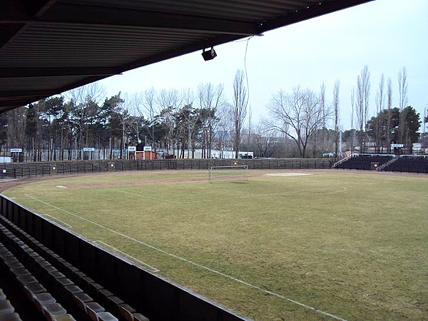 Stadion der Hüttenwerker auf den Sportanlagen Waldstraße - Eisenhüttenstadt